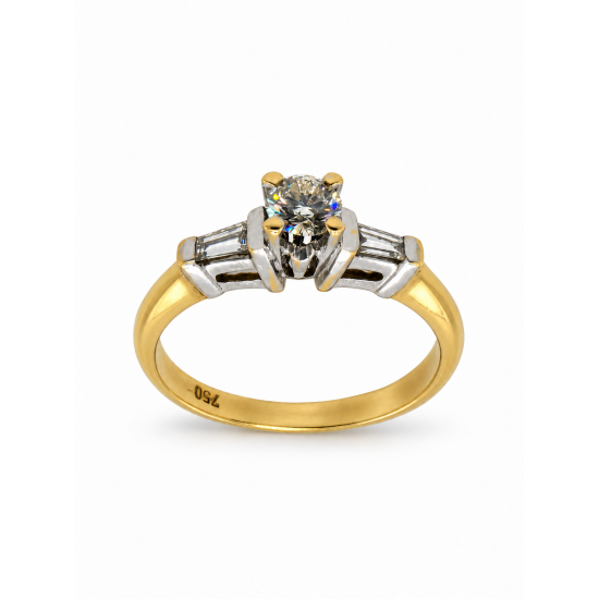 Pre Owned 18ct Diamond Solitaire ZC245